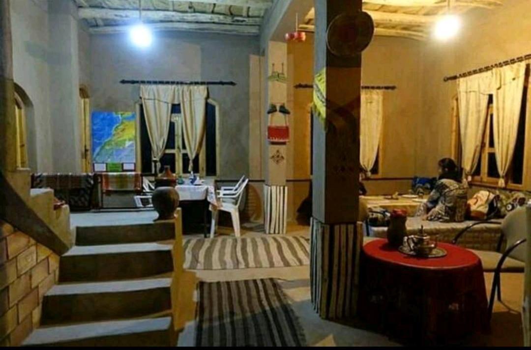 Hotel Riad Pizzeria Marhaba Akhendachou n'Ait Ouffi Esterno foto