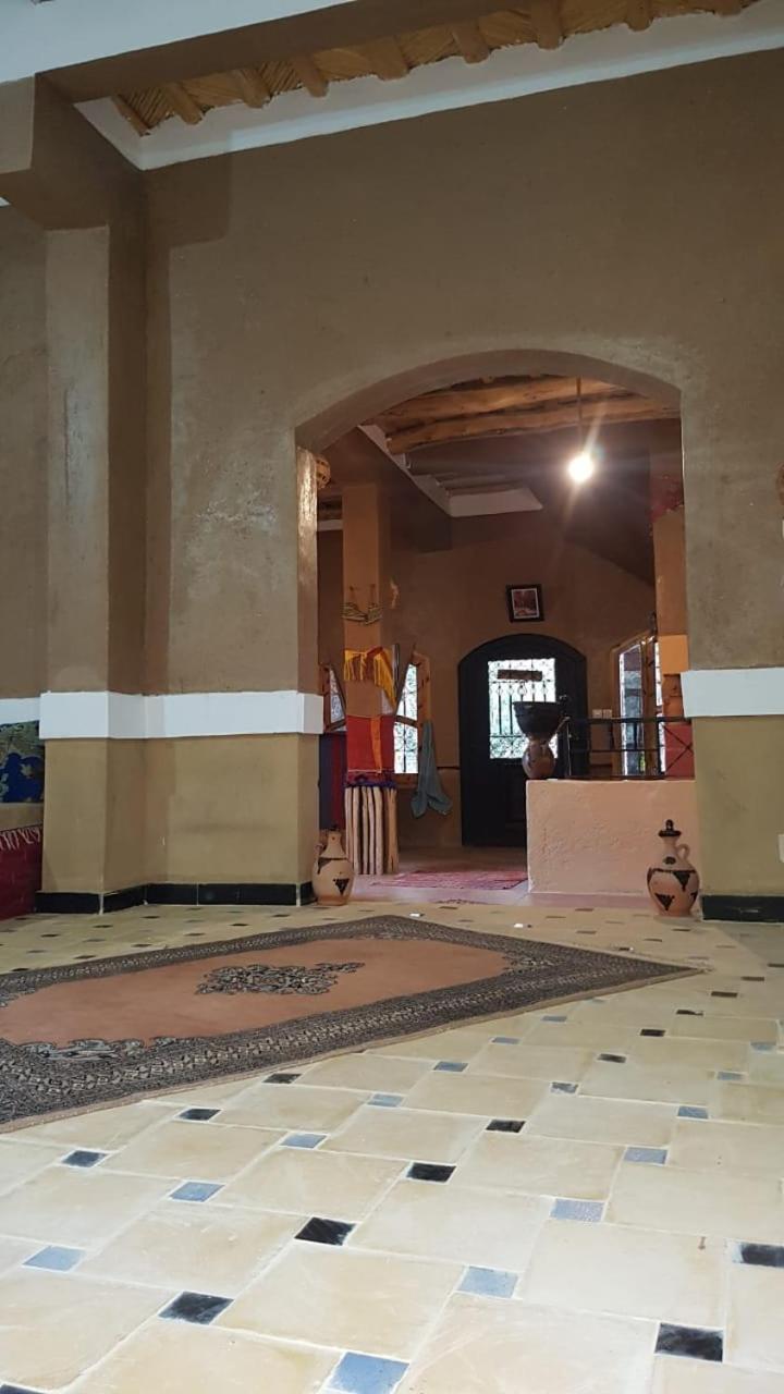 Hotel Riad Pizzeria Marhaba Akhendachou n'Ait Ouffi Esterno foto